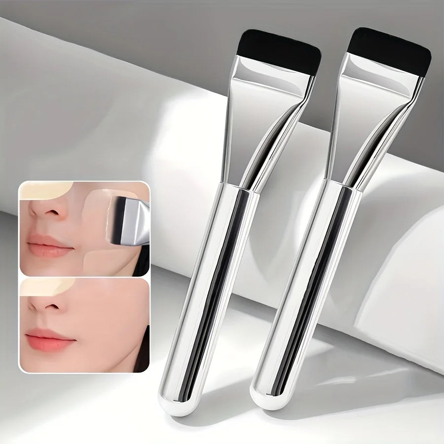 Flat-Head Foundation Brush – Ultra-Thin, Streak-Free Makeup Applicator