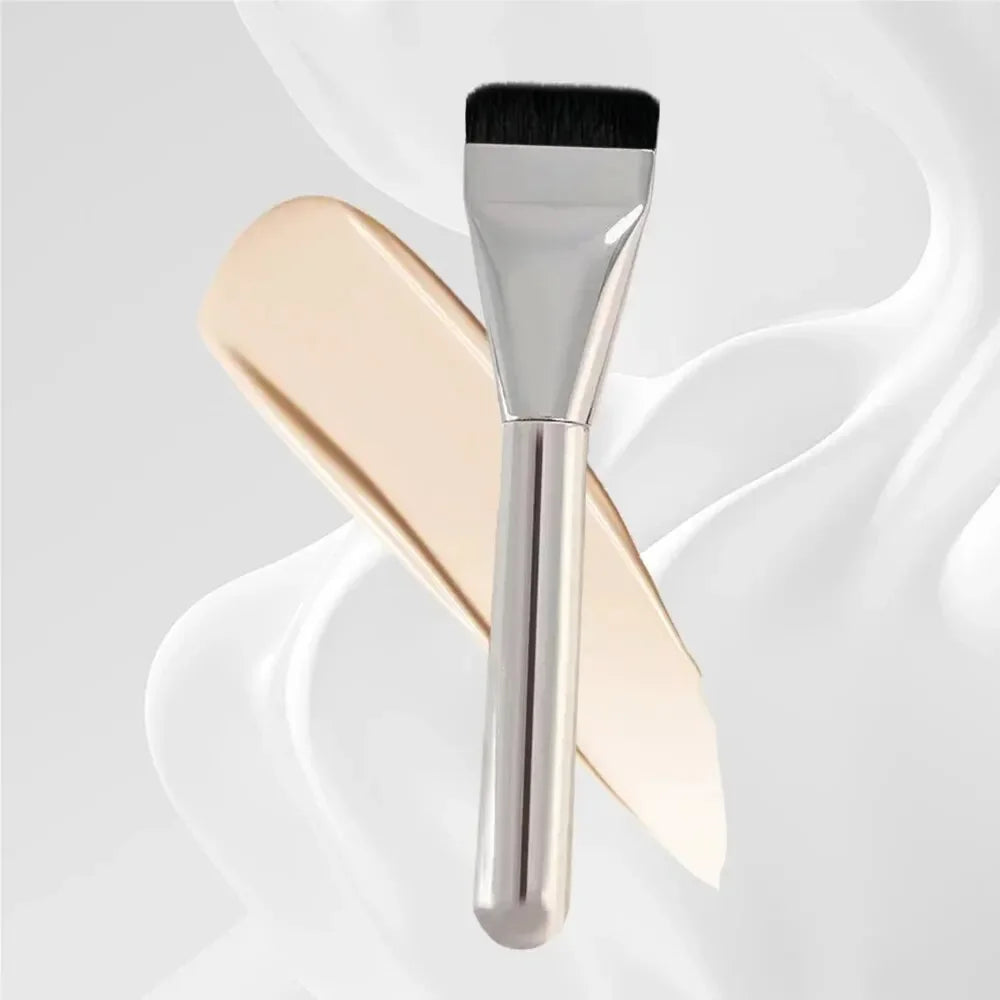Flat-Head Foundation Brush – Ultra-Thin, Streak-Free Makeup Applicator